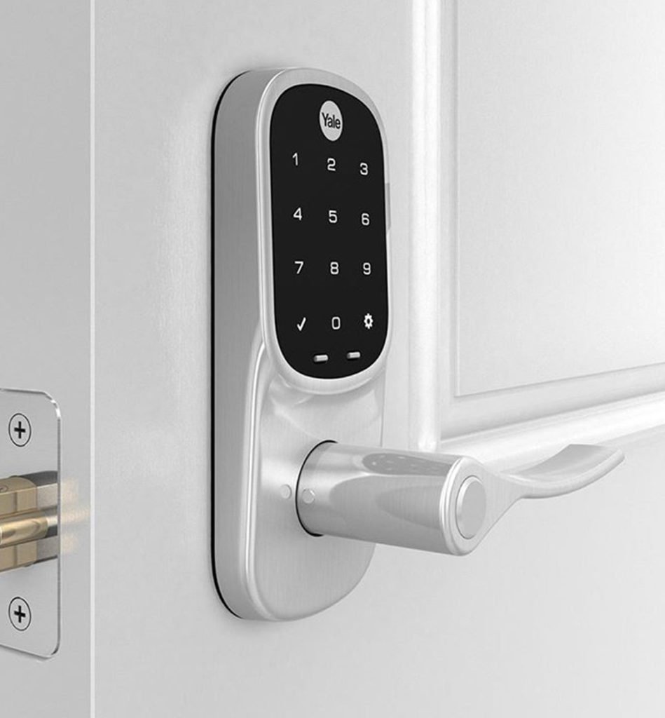 Lock pivot door